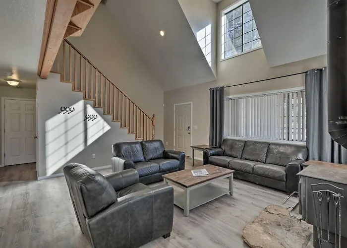 Holiday home Family In W/ Surrounding Mtn Views!