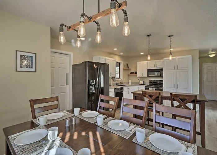 Ferienhaus Family In W/ Surrounding Mtn Views!