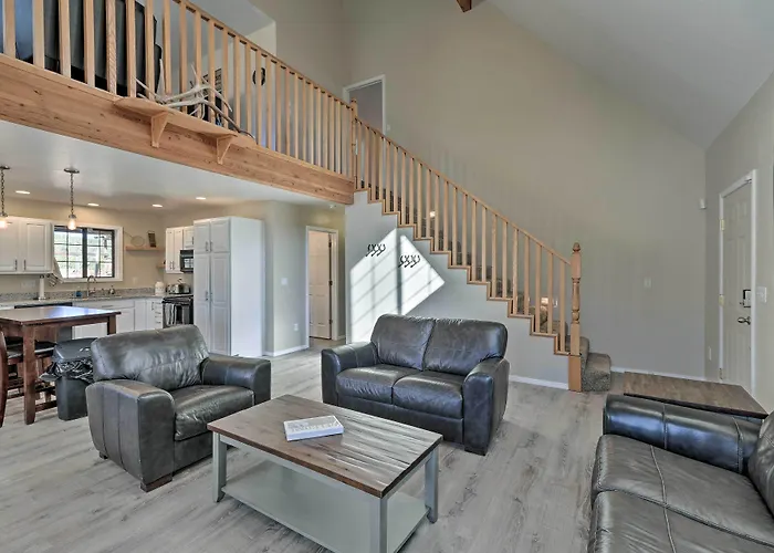 Family In W/ Surrounding Mtn Views! *